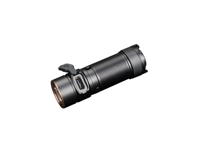 Fenix E18R V2.0 Ultrakompakte Hochleistungstaschenlampe, 1200 Lumen