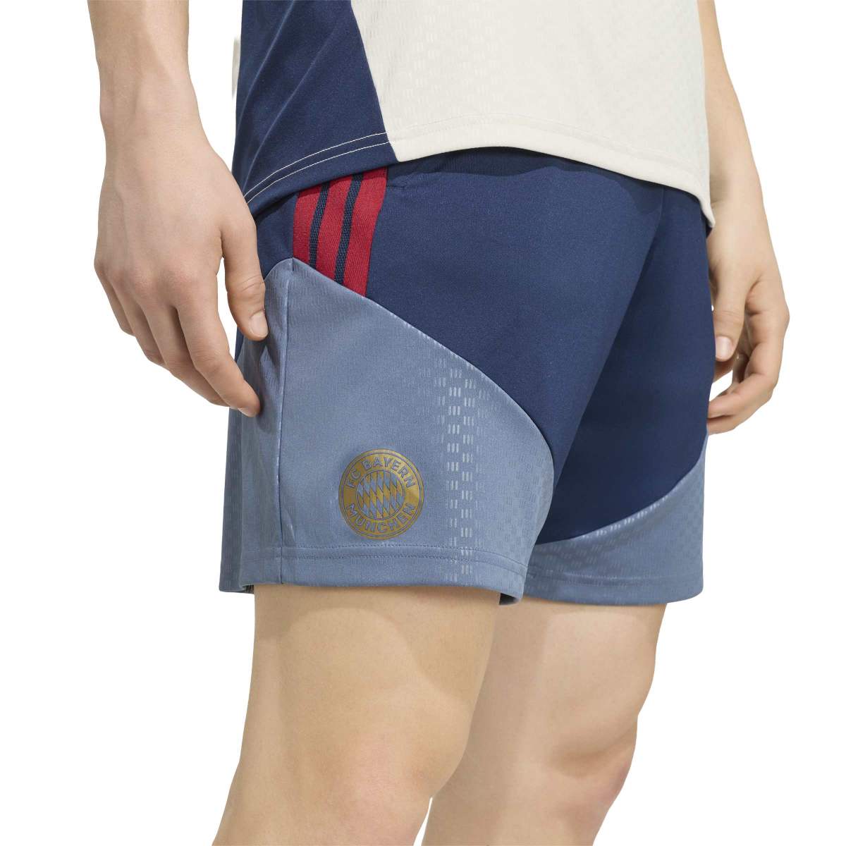 FC Bayern München Herrenfußballshort 26/27 – Bild 