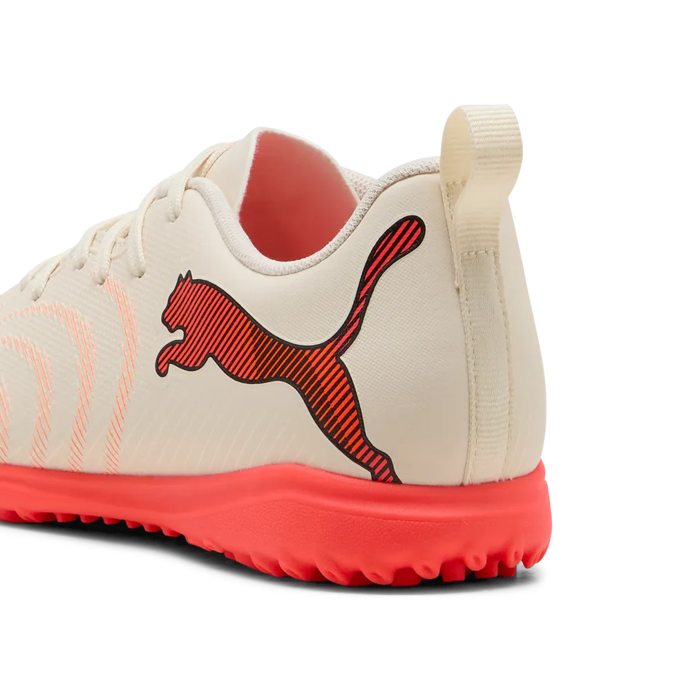 Puma Kinderhallenfußballschuhe Future 9 Play TT, Sugared Almond-PUMA White-Ultra Red-PUMA Black – Bild 