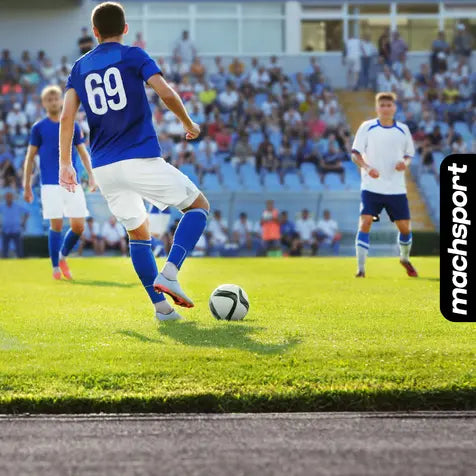 Rasen- und Kunstrasenfußballschuhe