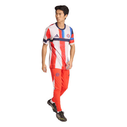 FC Bayern München Preshirt 25/26 - machsport