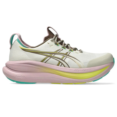 Asics Damenlaufschuhe Gel-Nimbus 28 TR, neutrale Laufschuhe, seitliche Ansicht, weiße und blaue Farbgestaltung