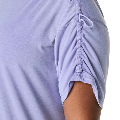 Asics Damenlaufshirt Nagino Run Adjustable SS Top, leichtes, atmungsaktives Laufshirt für Damen, schwarz mit sichtbarem Logo.