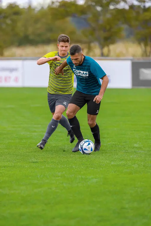 Erima Hybrid Trainings-Set mit 10 Fußballgrößen 5, inklusive Ballnetz, für Training und Spiel im Fußballsport – Bild 