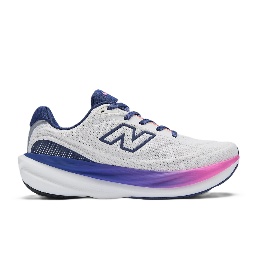 Damen-Neutrallaufschuhe von New Balance 1080v15, weiches Obermaterial, laufgerechte Sohle, sportliches Design, seitliche Markenlogo sichtbar