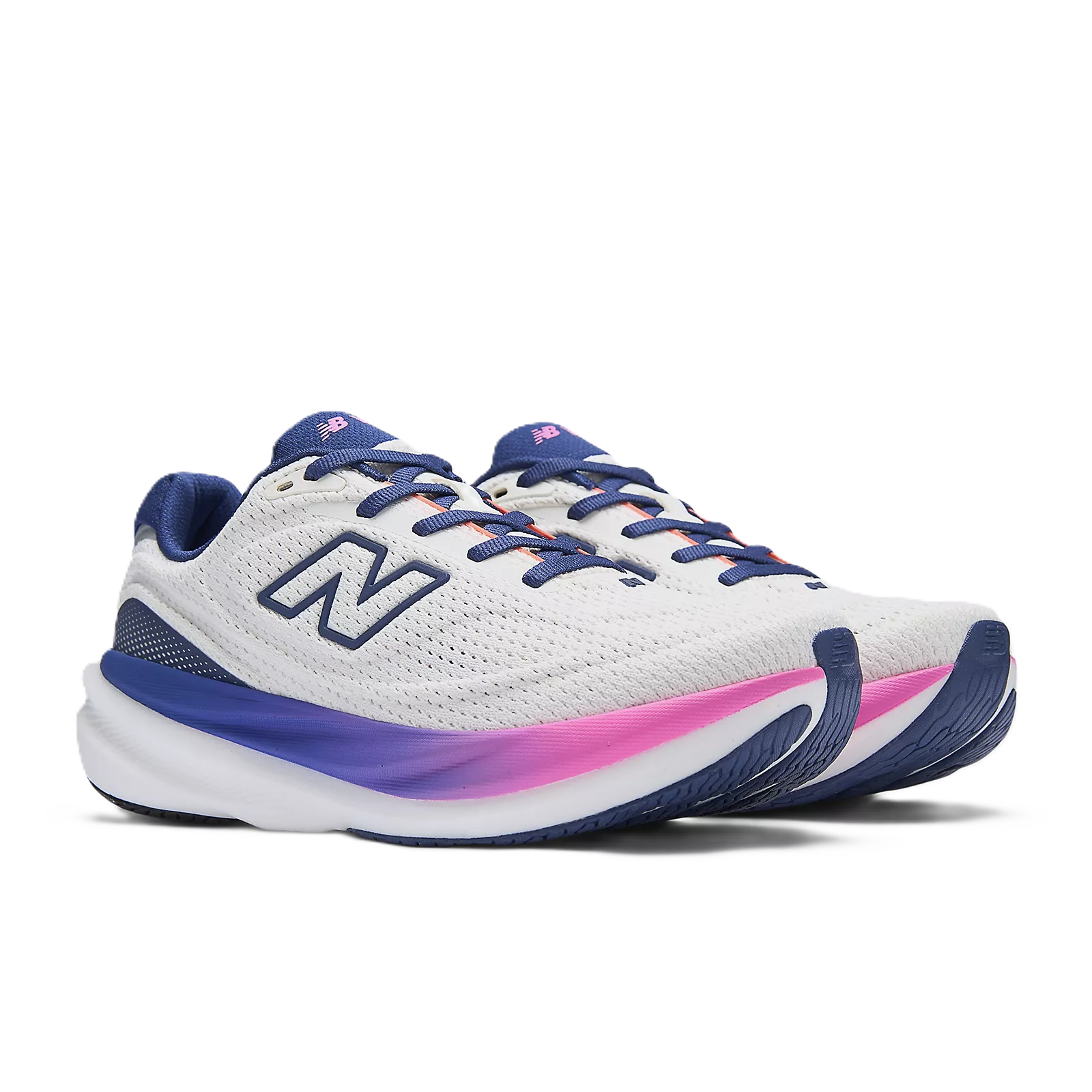 Damen Neutrallaufschuhe 1080v15 von New Balance, seitliche Ansicht, atmungsaktives Obermaterial und dämpfende Laufsohle – Bild 