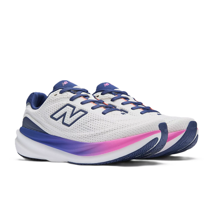 Damen Neutrallaufschuhe 1080v15 von New Balance, seitliche Ansicht, atmungsaktives Obermaterial und dämpfende Laufsohle