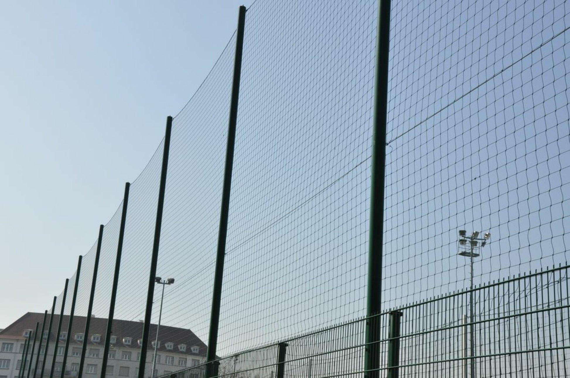 Powershot Spielfeldbegrenzung - Ballfangnetz für Sportplätze - machsport – Bild 