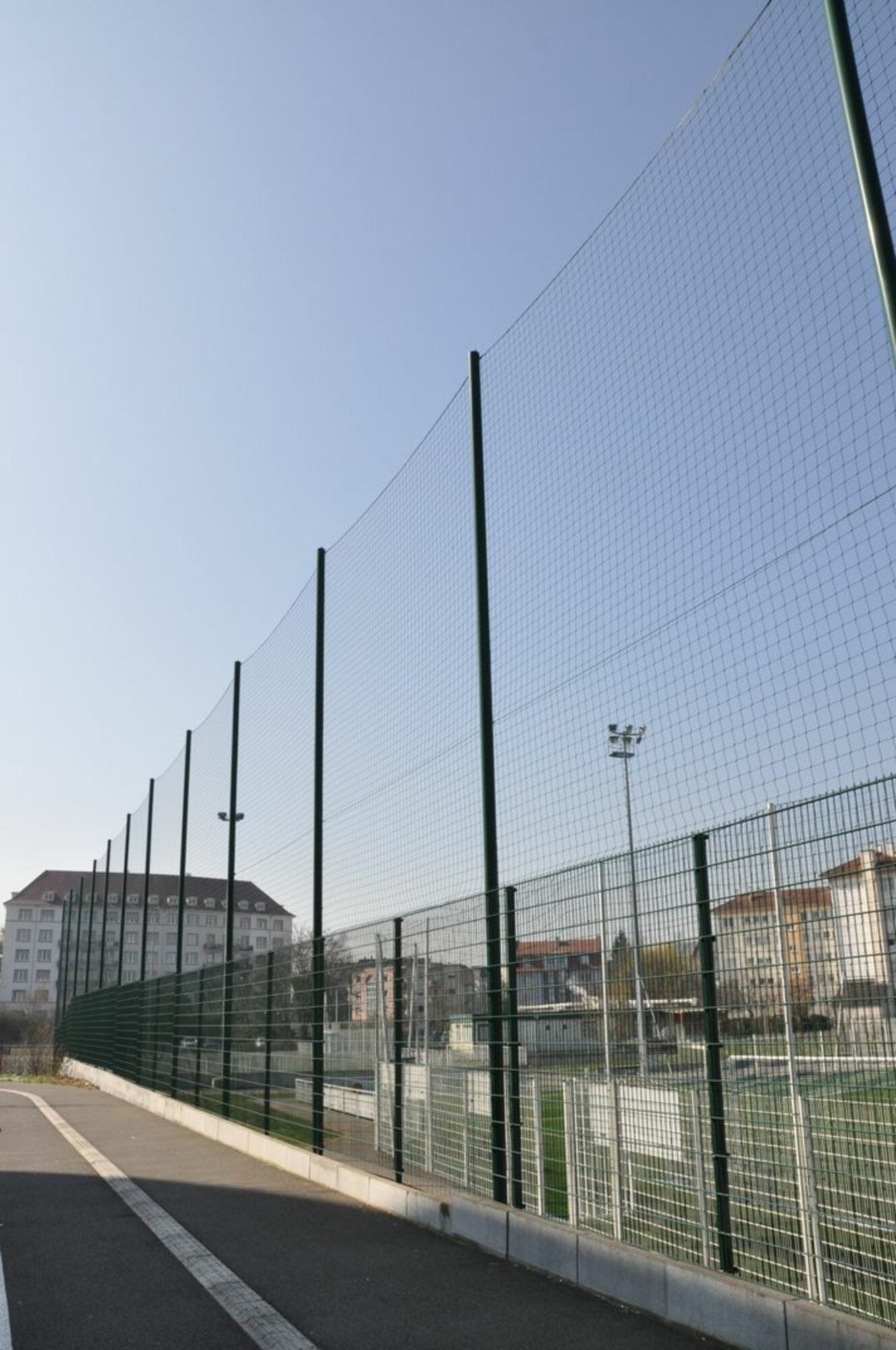Powershot Spielfeldbegrenzung - Ballfangnetz für Sportplätze - machsport – Bild 