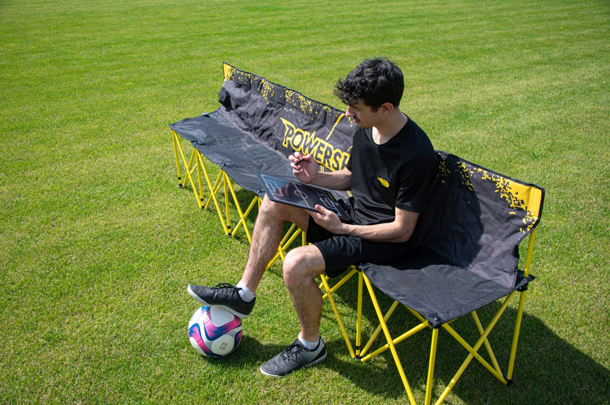 Powershot Faltbare Sitzbank für Spielfeldränder - wetterfest - machsport – Bild 