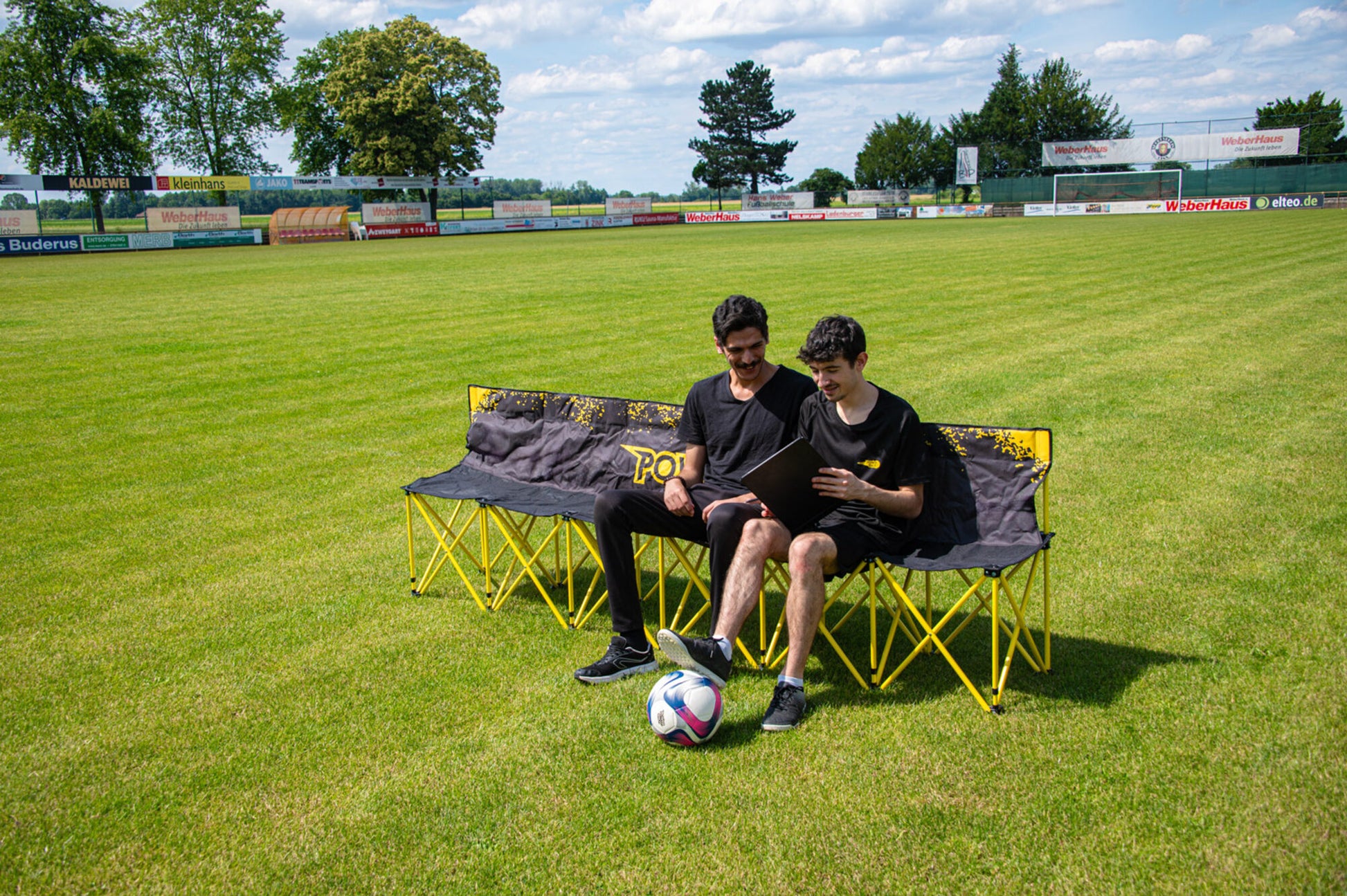 Powershot Faltbare Sitzbank für Spielfeldränder - wetterfest - machsport – Bild 