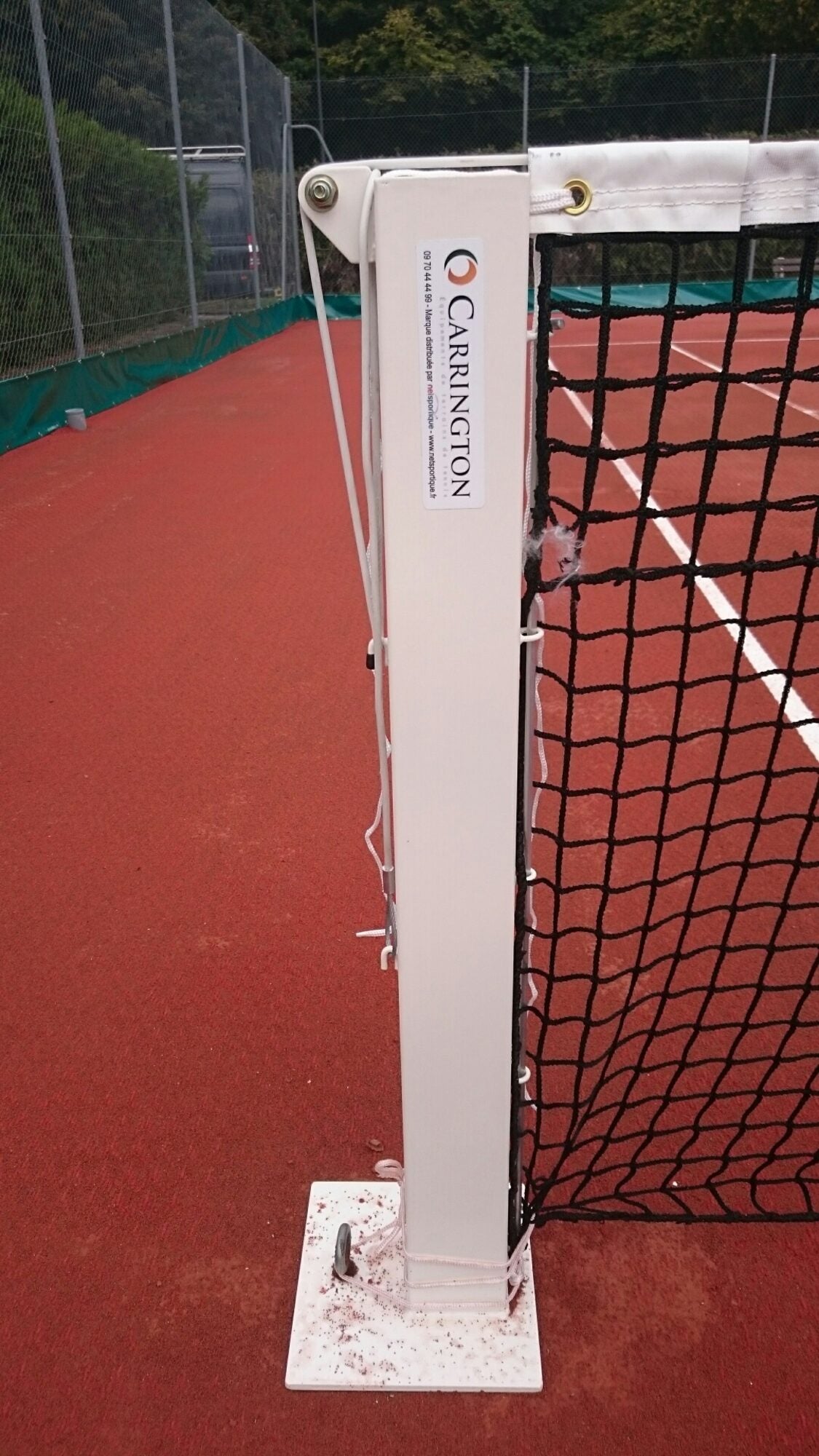 Powershot Tennispfosten mit Bodenplatte, Spannmechanik außen - machsport