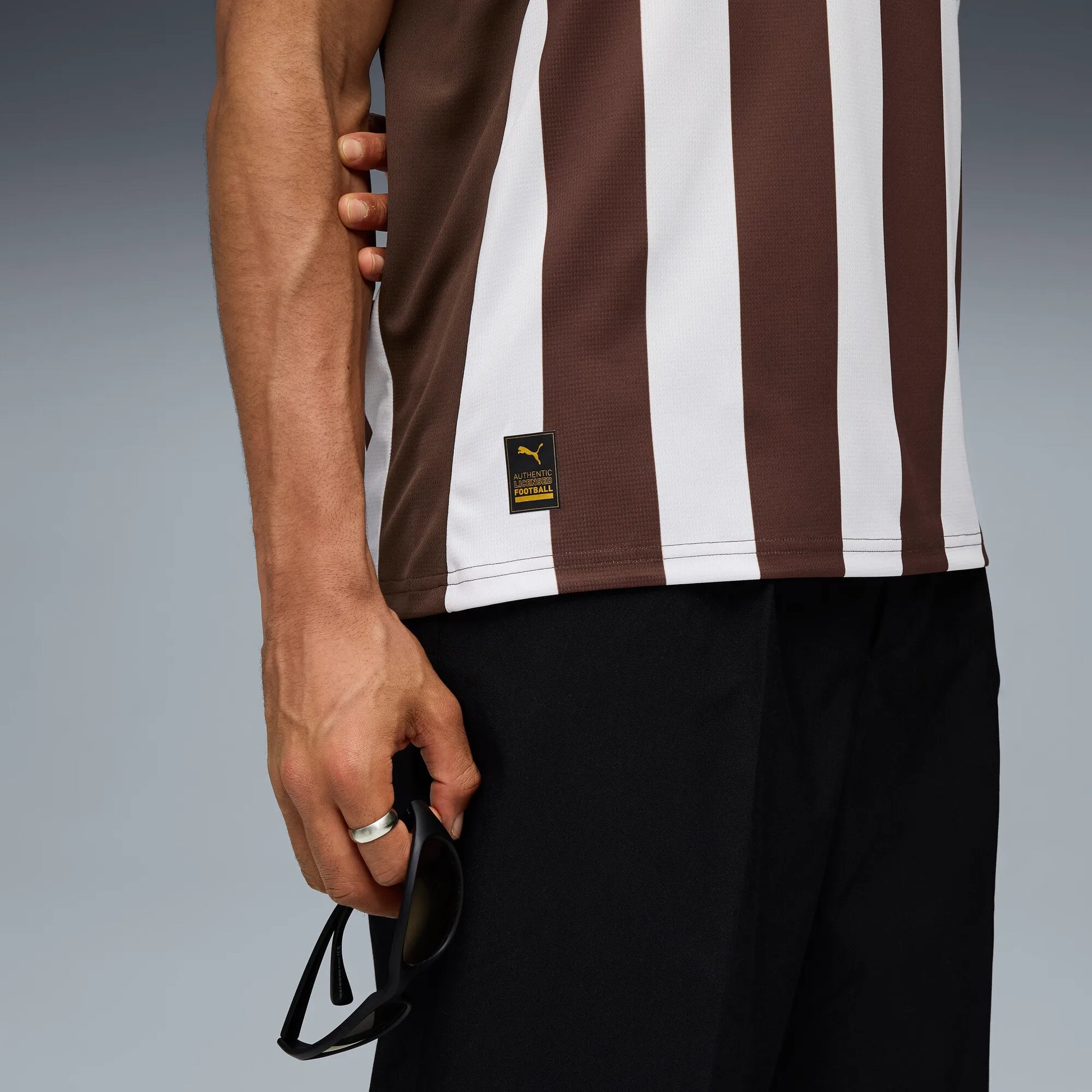 FC St. Pauli Home Jersey 25/26 - machsport – Bild 