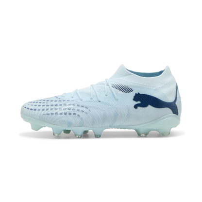 Puma Future 9 Match FG/AG Fußballschuhe, seitliche Ansicht, Rasen- und Kunstrasenfußballschuhe in Schwarz mit Puma-Logo