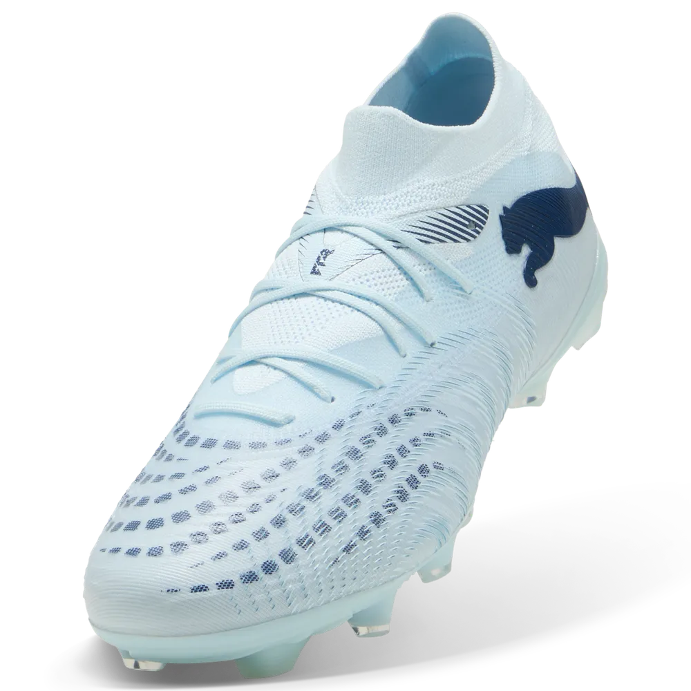 Puma Future 9 Match Fußballschuhe für Rasen und Kunstrasen, seitliche Ansicht, sportliches Design, schwarze und blaue Farben – Bild 