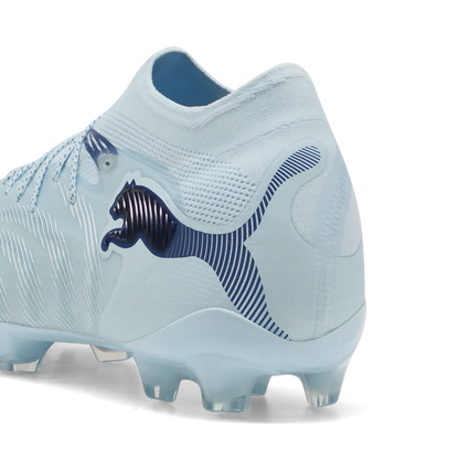 Rasenfußballschuhe Puma Future 9 Ultimate FG, Rückansicht, schwarze Schuhe mit Puma-Logo und stützender Sohle