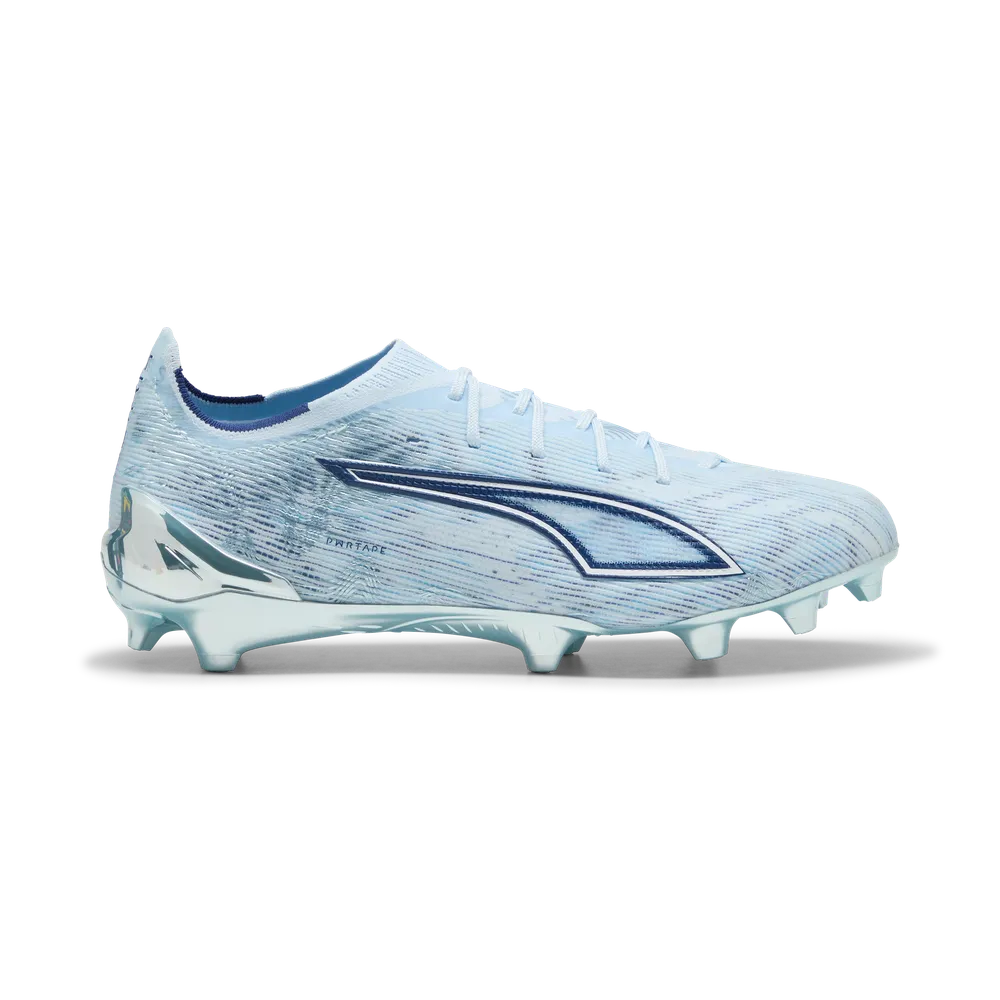 Puma Ultra 6 Ultimate FG Rasenfußballschuhe seitliche Ansicht, sportliches Design, vielseitige Fußballschuhe für den Rasen