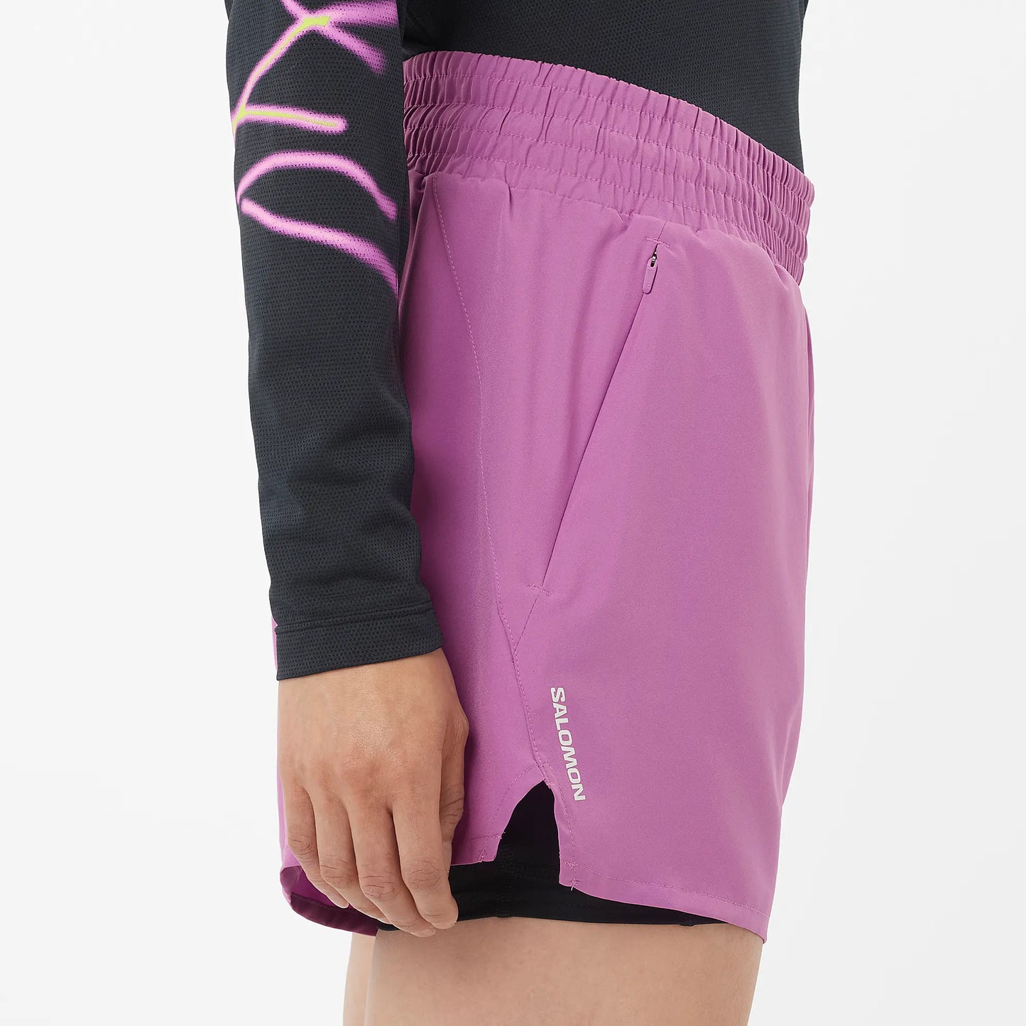 Salomon Damenlaufshort Shakeout Core 2in1 Shorts 4", 2in1 Laufshorts für Running mit Stretch-Innenhose und Reißverschlusstasche, iris orchid - machsport