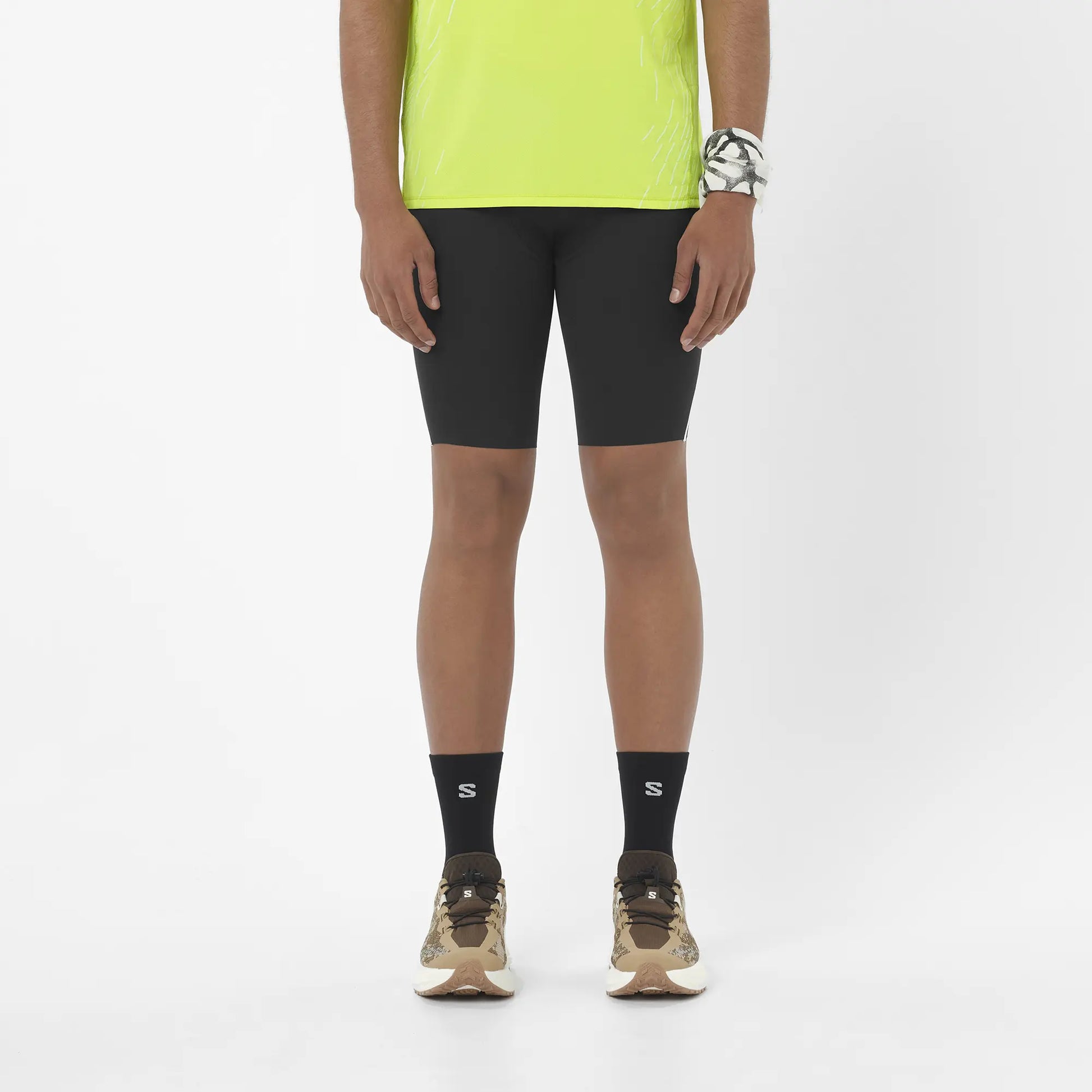 Salomon Sense Stow Short Tights 9, Laufshorts Tight mit Stauraumsystem und Reißverschlusstasche für Trailrunning, deep black - machsport – Bild 