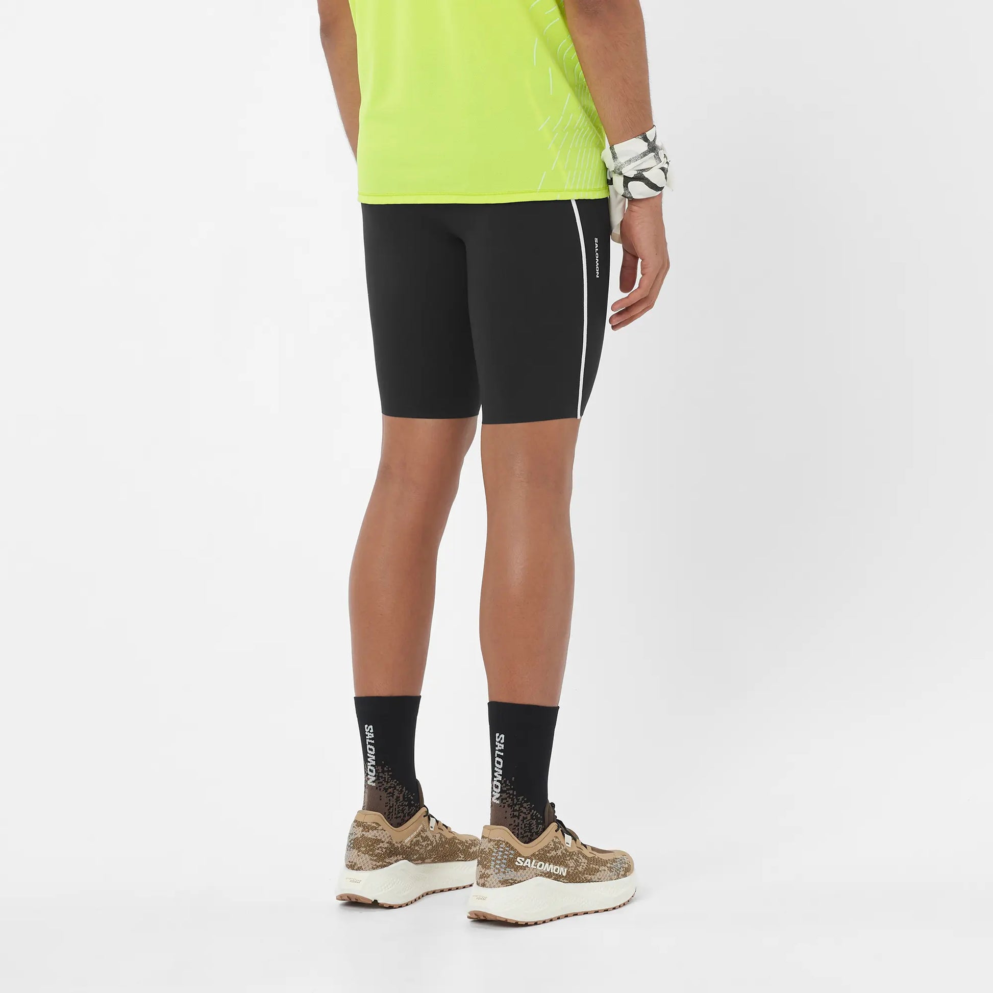 Salomon Sense Stow Short Tights 9, Laufshorts Tight mit Stauraumsystem und Reißverschlusstasche für Trailrunning, deep black - machsport – Bild 