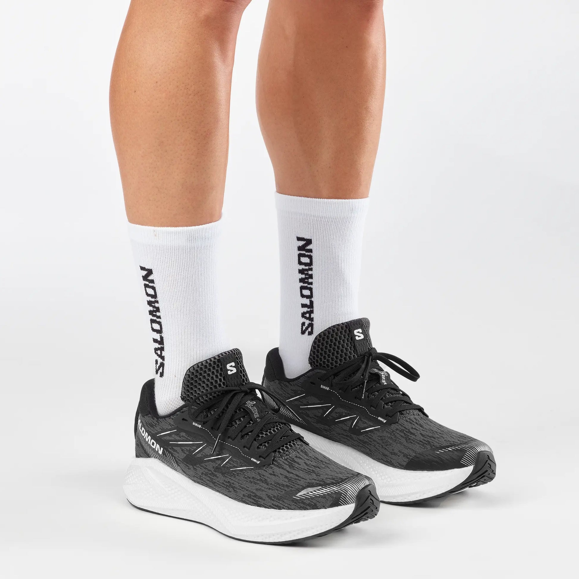 Salomon Herrenlaufschuhe Schuhe Aero Glide 4, Gravel-Laufschuhe für Straße und Gelände mit maximaler Dämpfung, black/white - machsport – Bild 
