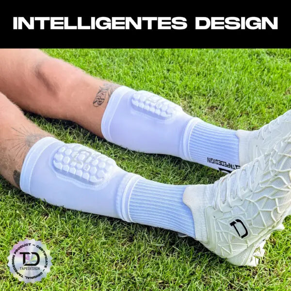 Tapedesign Schienbeinschoner Sleeve für Kinder, weiß, flexibel und bequem, schützt die Schienbeine beim Fußballspielen. – Bild 