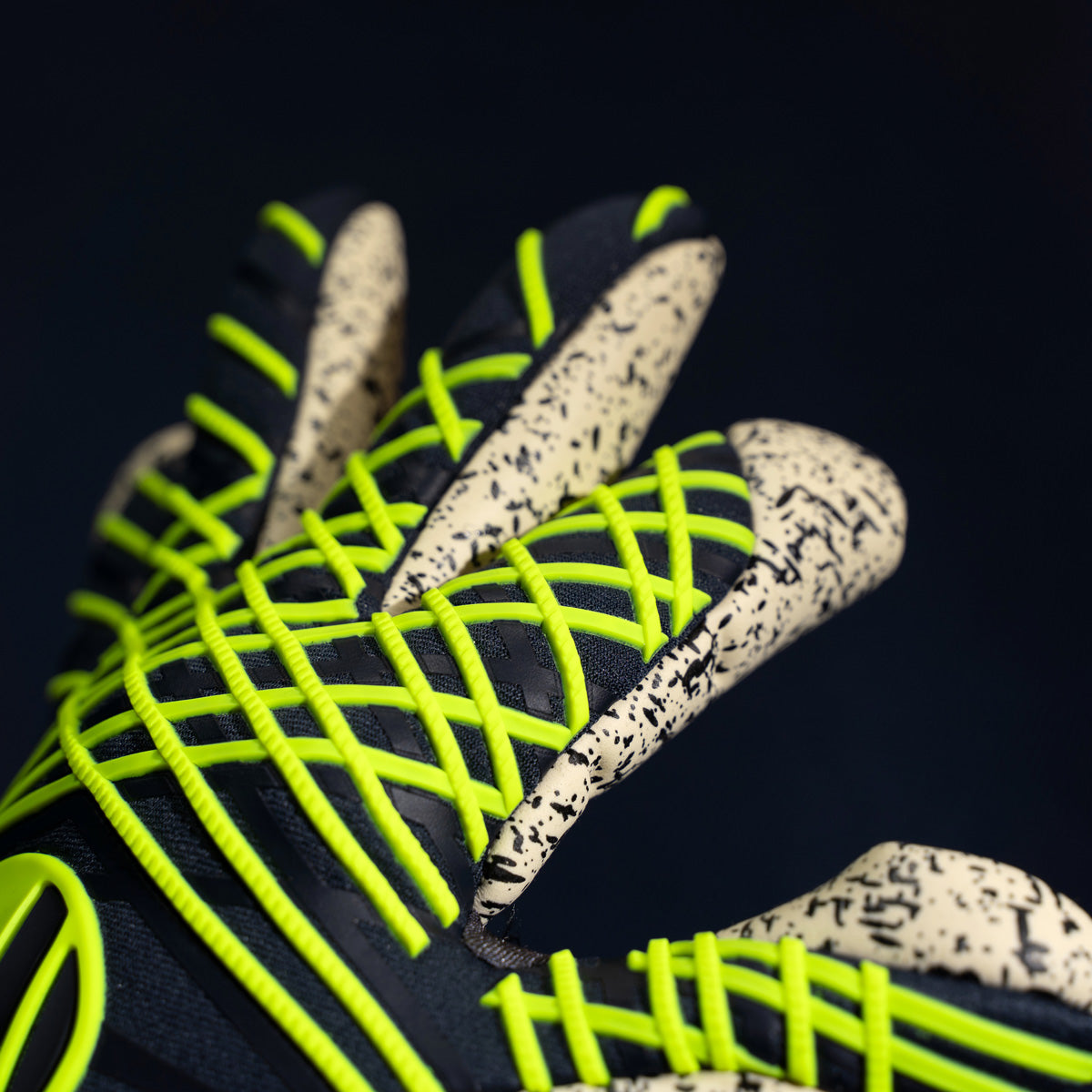 Uhlsport Torwarthandschuhe Prediction Supergrip + Finger Surround - machsport – Bild 